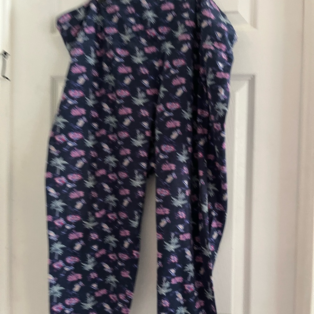 intro. Shapewear Capri Legging - Navy with Floral Accents